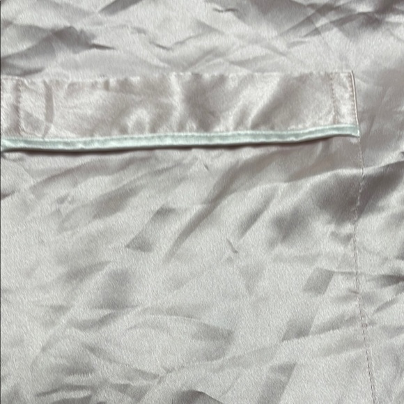 Victorias Secret satin pajama top in light pink, size large - Picture 3 of 5